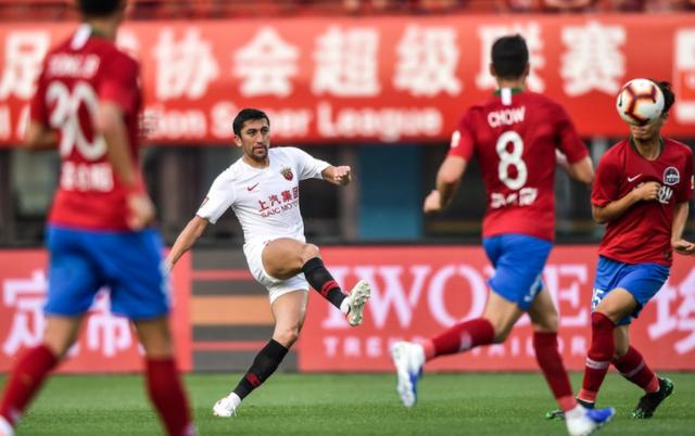  维罗纳定位球战术奏效全身而退取分  