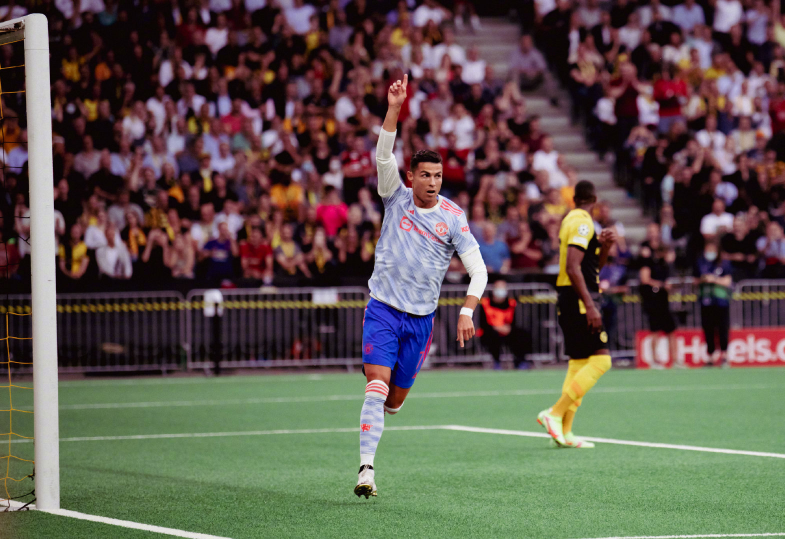  曼联老将关键进球助球队险胜西汉姆联保欧战席